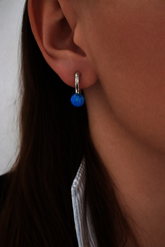 Stříbrné náušnice kroužky s opálem